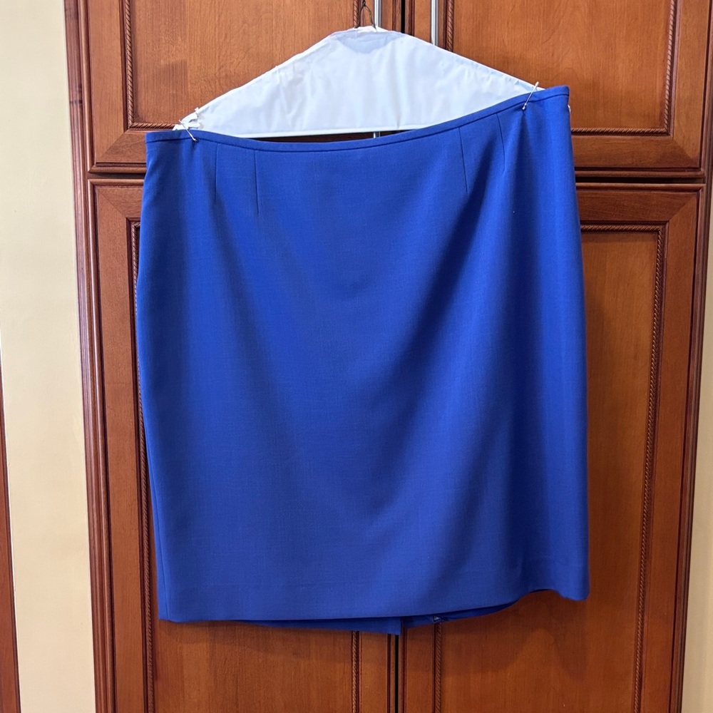 Le Suit Vibrant Blue Pencil Skirt